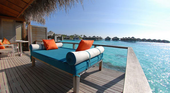 anantara_veli_maldives_over_water_bungalow_deck