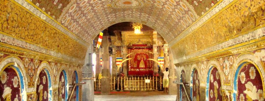 kandy-buddha-tooth-temple